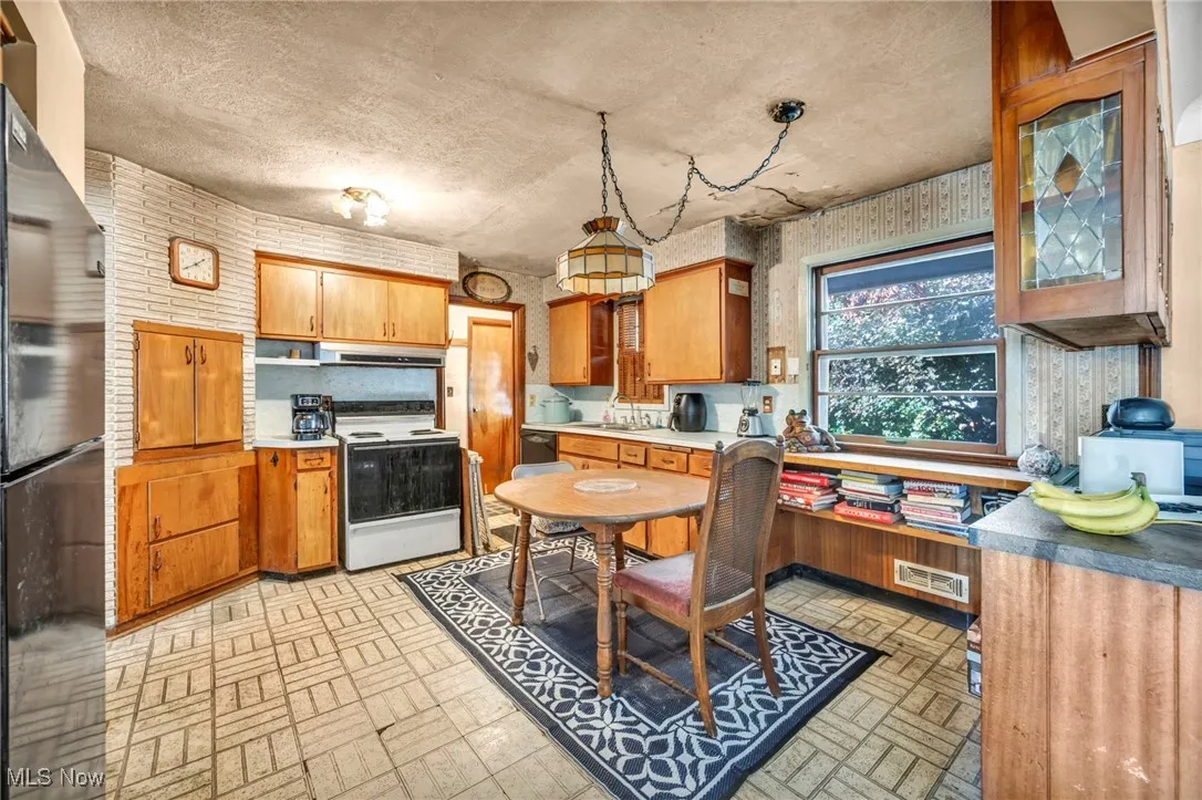 5882 Kings Highway, Parma Heights, Ohio 44130,MLS Now Listing ID