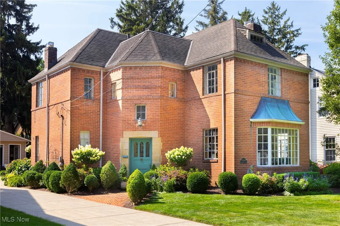 Check out Beaconsfield French Colonial located in Beach Cliff II...ready for a walk/bike to the Lake?