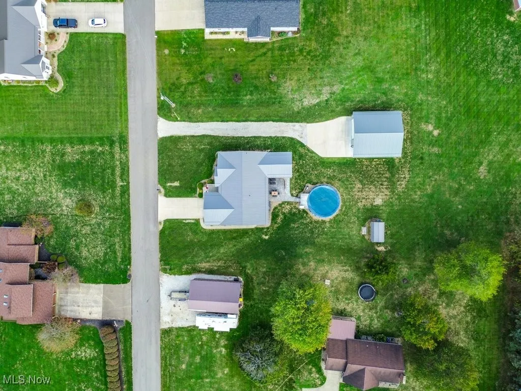 Aerial view of property and surrounding area