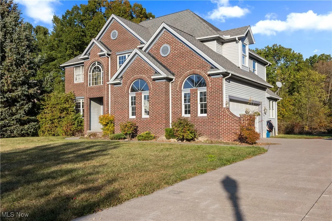 1095 Arrowhead Drive, Vermilion, Ohio 44089,MLS Now Listing ID