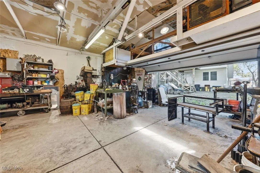 Garage/workshop