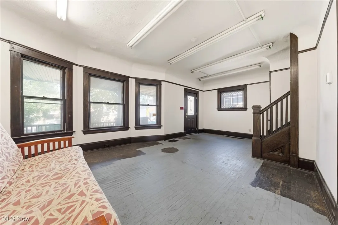 Office/Retail/living room