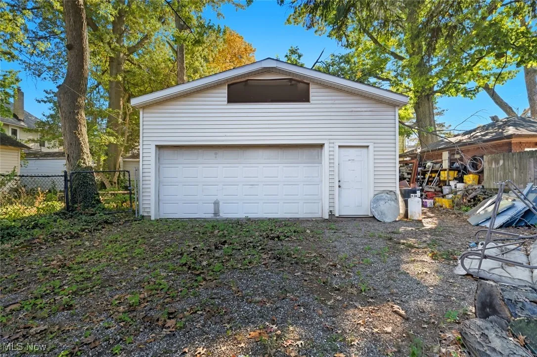 Garage/workshop