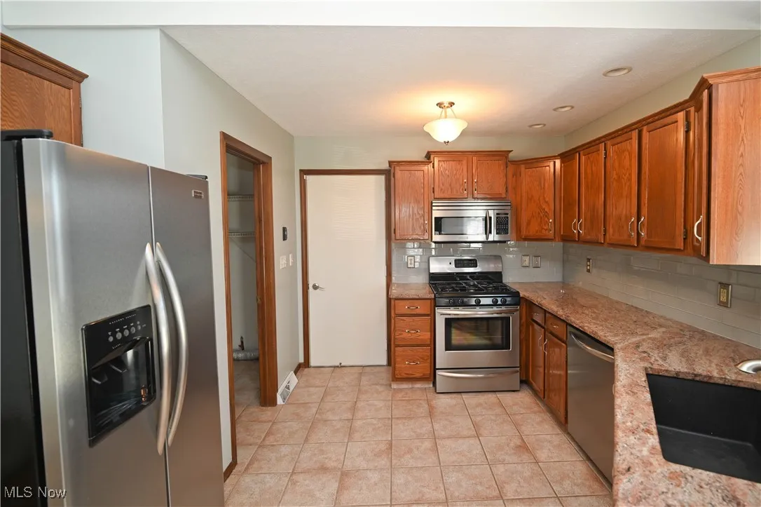 6856 Berry Blossom Drive, Canfield, Ohio 44406,MLS Now Listing ID