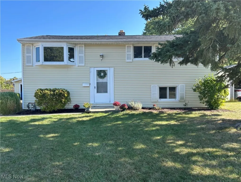 211 W Overlook