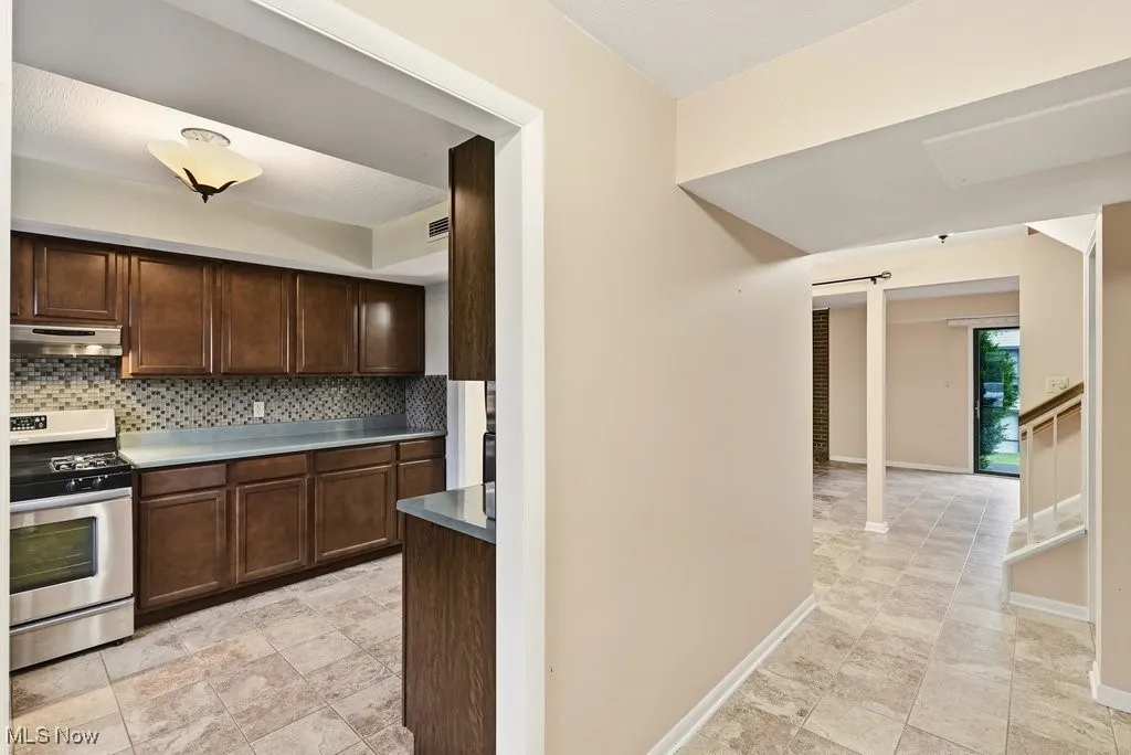 6290 Greenwood # 302, Northfield, Ohio 44067,MLS Now Listing ID