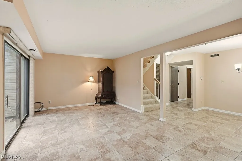 6290 Greenwood # 302, Northfield, Ohio 44067,MLS Now Listing ID