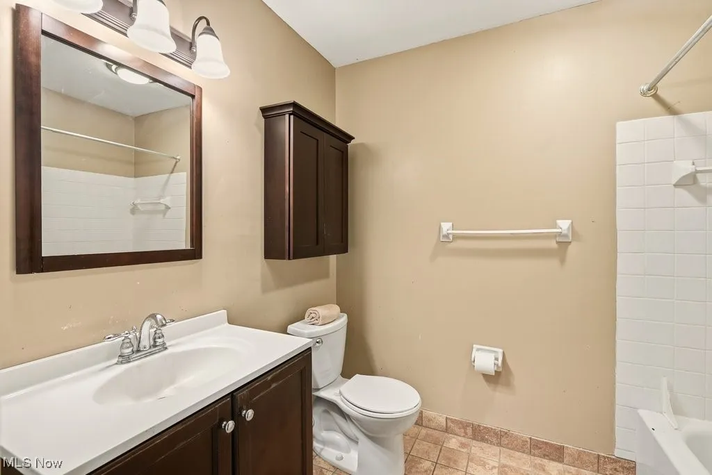 6290 Greenwood # 302, Northfield, Ohio 44067,MLS Now Listing ID