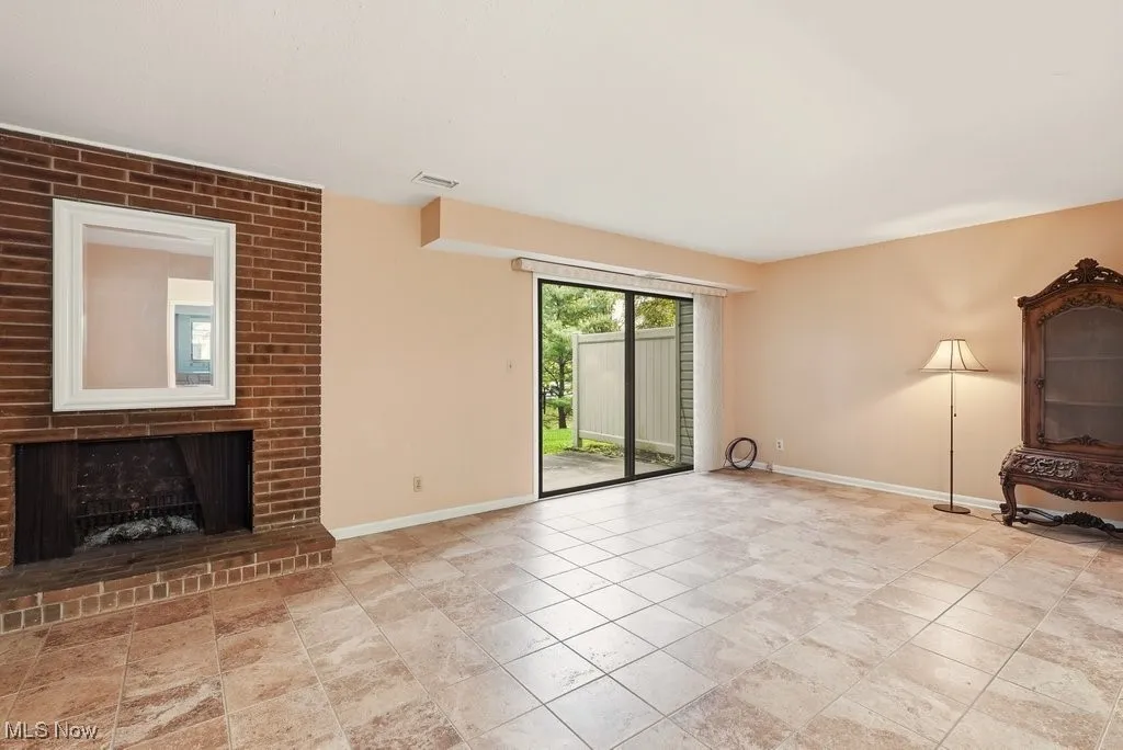 6290 Greenwood # 302, Northfield, Ohio 44067,MLS Now Listing ID