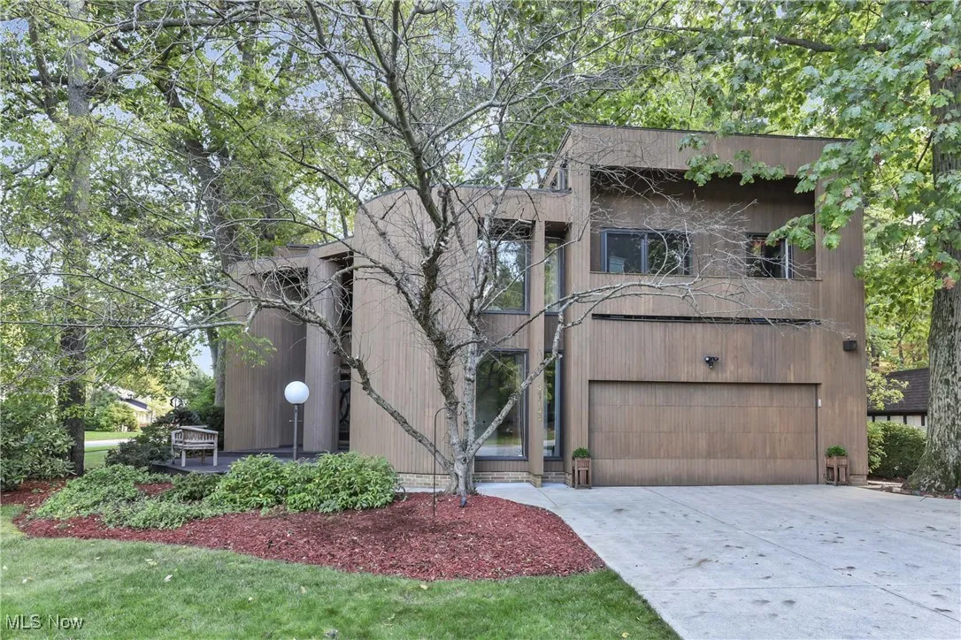 31105 Roxbury Park Drive, Bay Village, Ohio 44140,MLS Now Listing ID