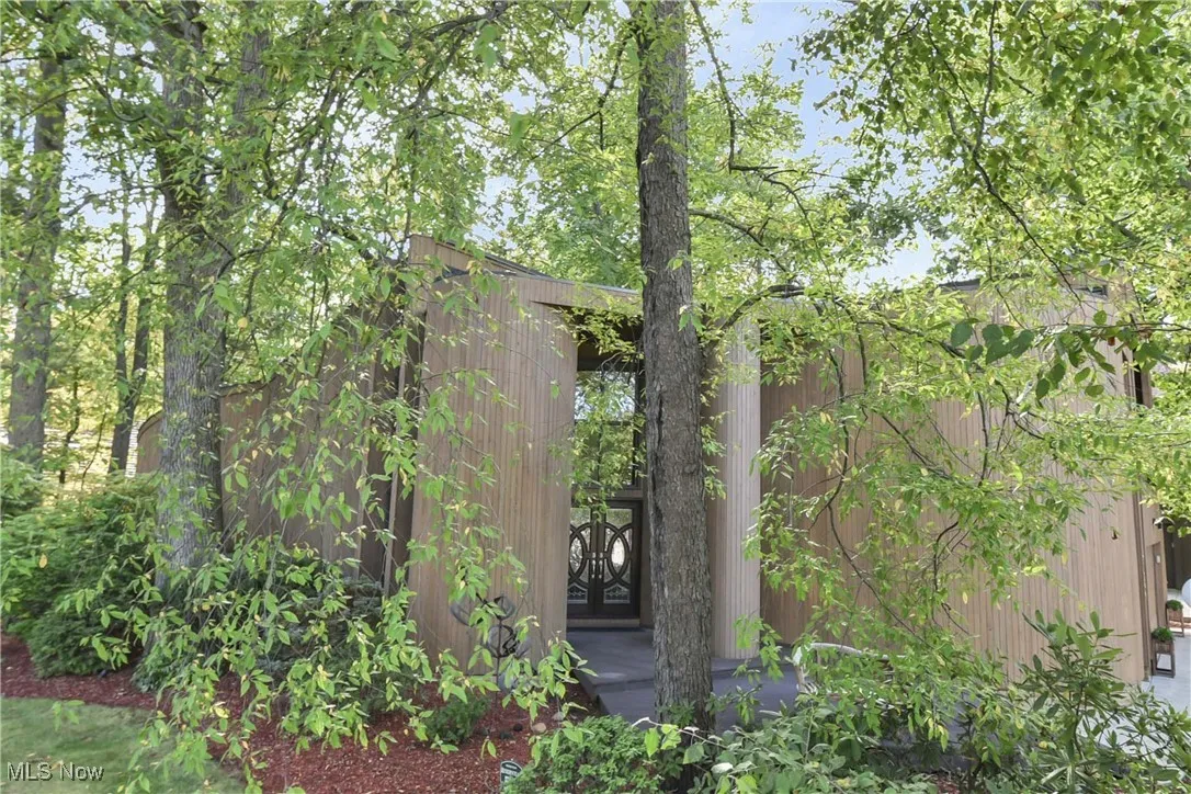 31105 Roxbury Park Drive, Bay Village, Ohio 44140,MLS Now Listing ID