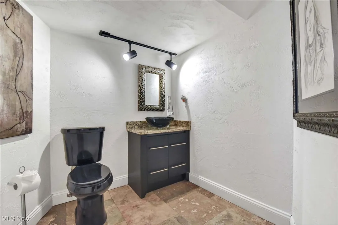 31105 Roxbury Park Drive, Bay Village, Ohio 44140,MLS Now Listing ID