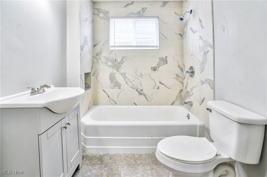 Bathroom 2 2nd floor
