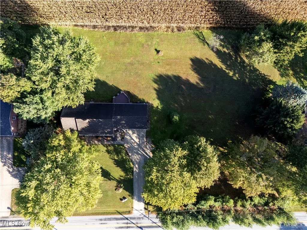 Aerial view of property and surrounding area