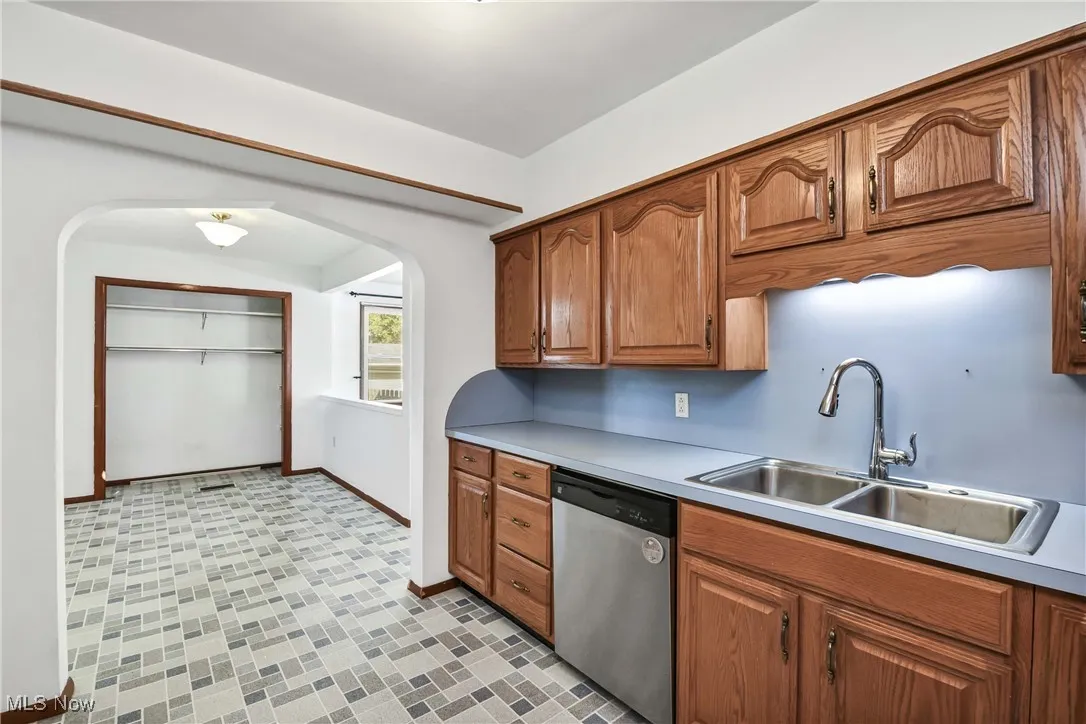 84 Sprague Road, Berea, Ohio 44017,MLS Now Listing ID