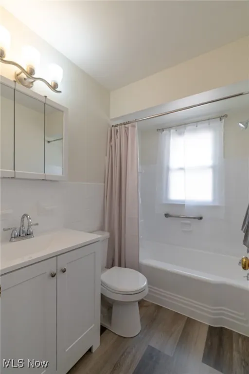 Refeshed main bath