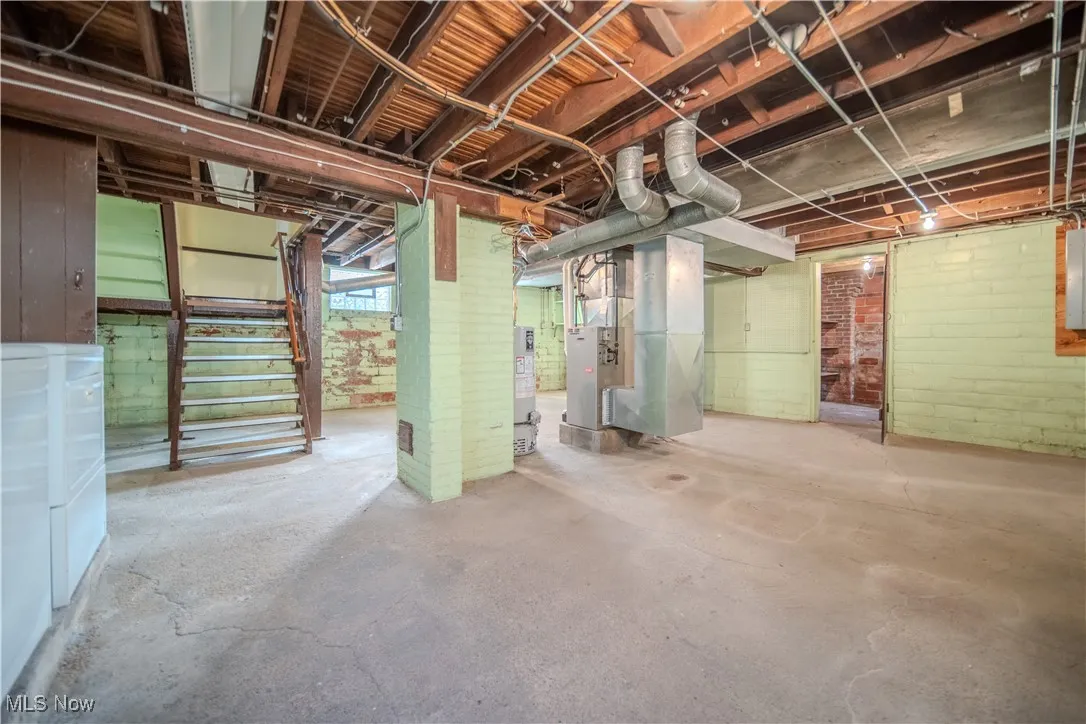 4463 S Hills Drive, Cleveland, Ohio 44109,MLS Now Listing ID