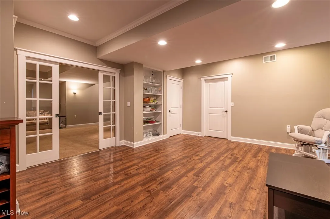 French doors,  Vinyl/LVD floors, and built in features