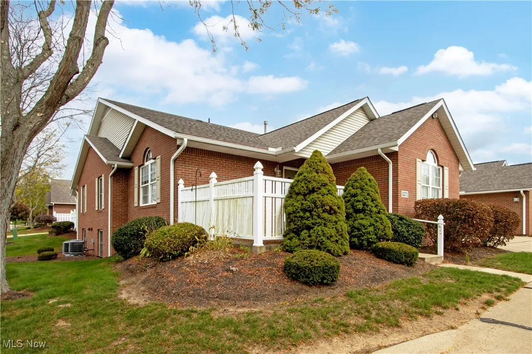 3271 Bayberry Cove