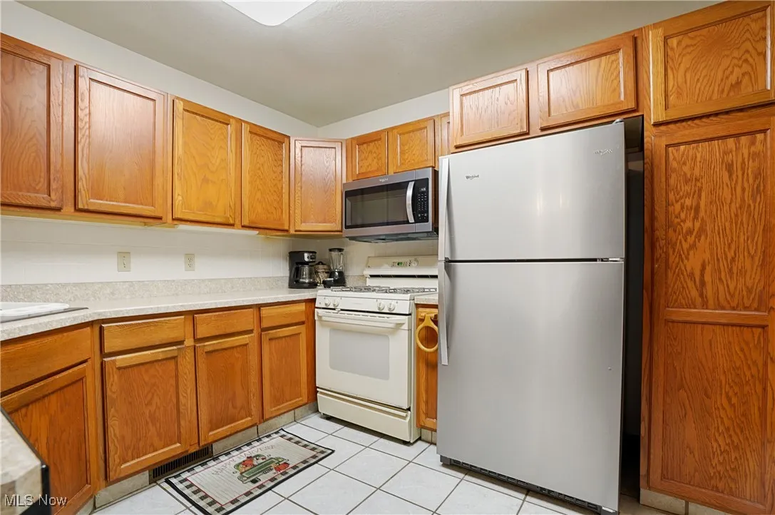 6695 Clingan Road # 10, Poland, Ohio 44514,MLS Now Listing ID