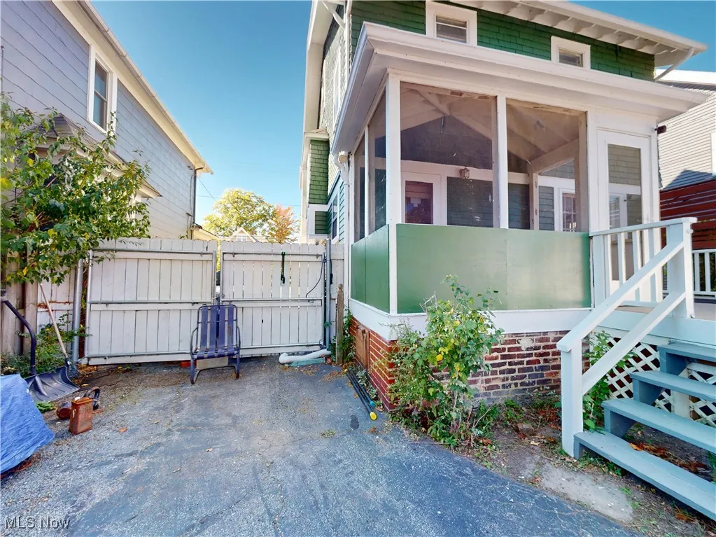1615 Wagar Avenue, Lakewood, Ohio 44107,MLS Now Listing ID