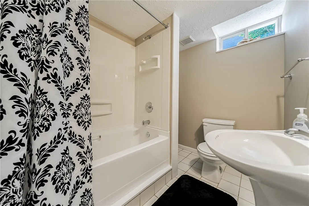 7296 Chestnut Court, Olmsted Twp, Ohio 44138,MLS Now Listing ID
