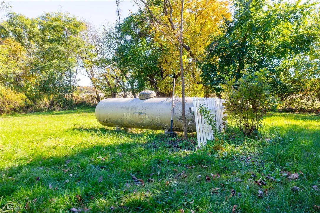 Exterior view of gas tank