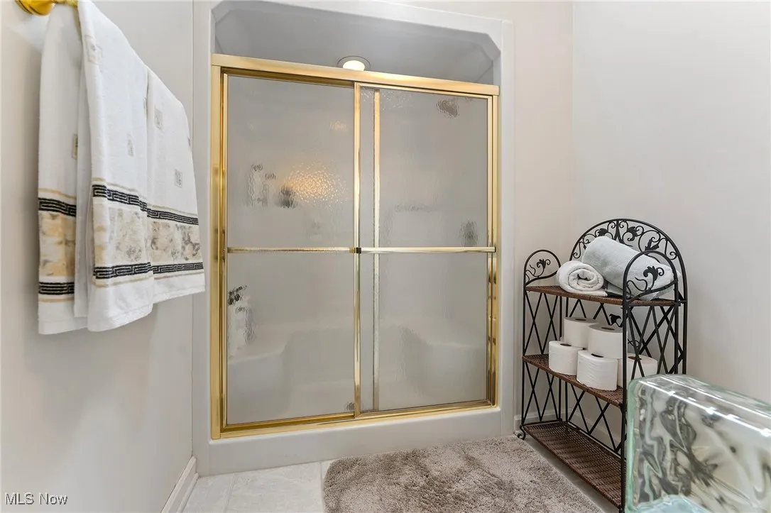 jack and jill bathroom shower