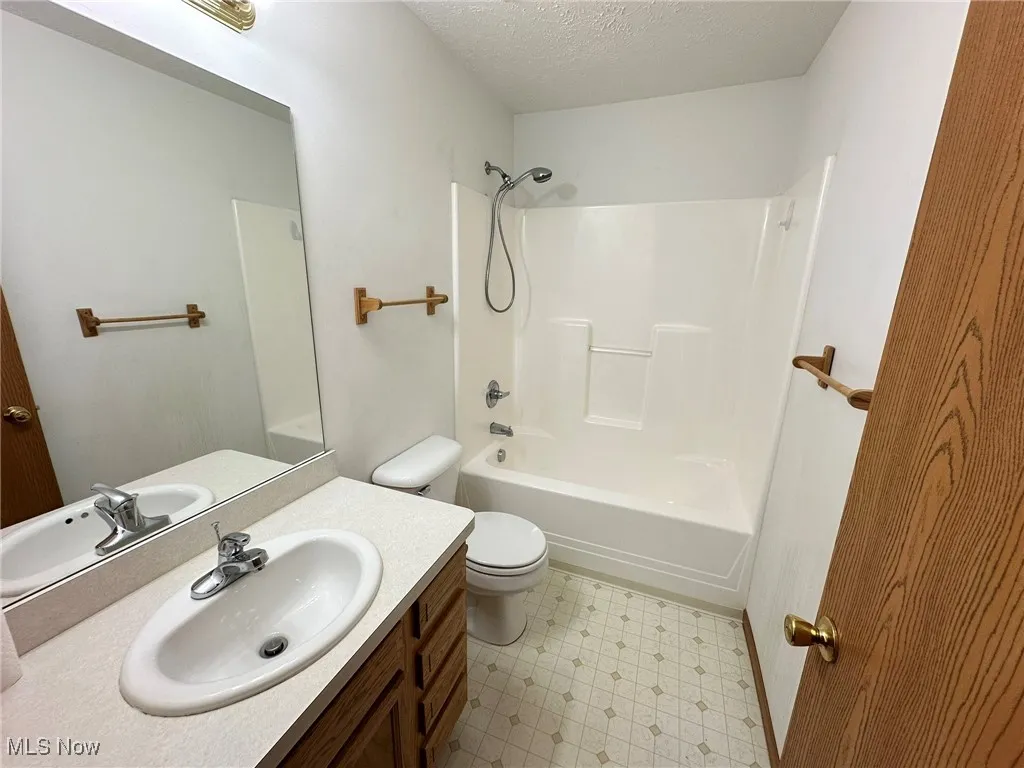 720 N Creek Drive, Painesville, Ohio 44077,MLS Now Listing ID