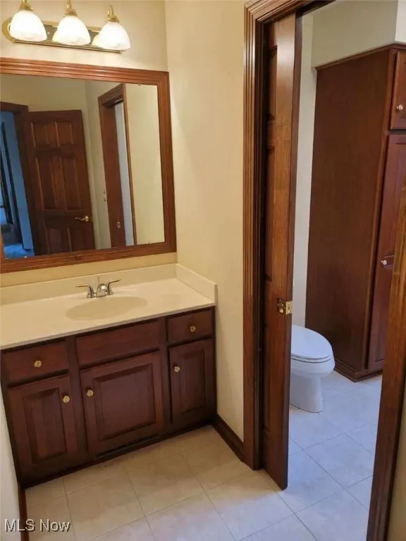2nd floor jack and jill bath