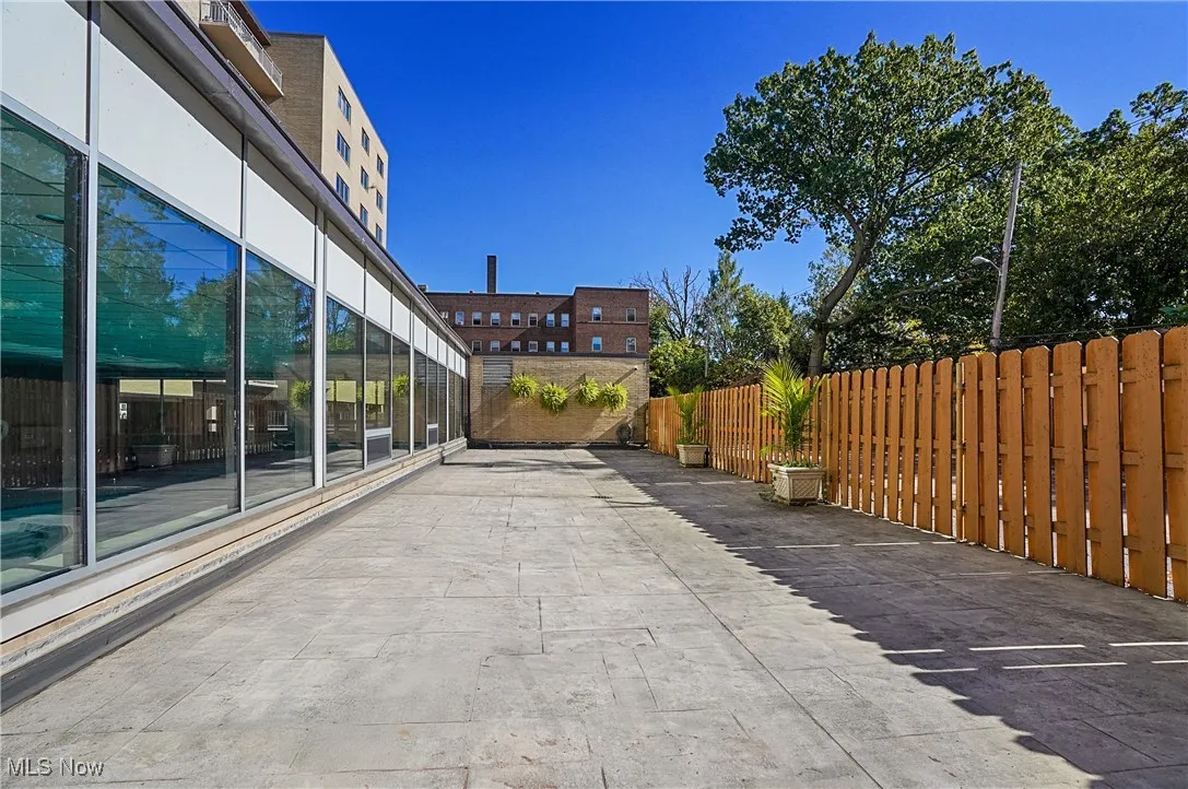 community patio / terrace