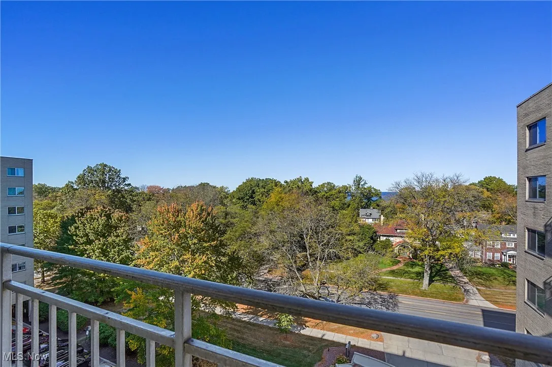 Balcony with view of  Lake Erire