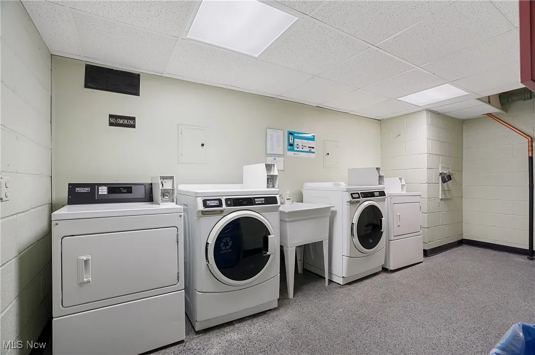 Shared laundry room - 1/2 laundry rooms on 7th floor