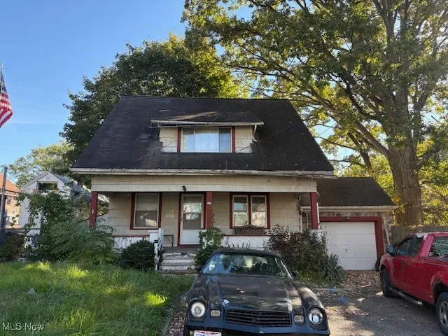 View of front facade featuring a porch