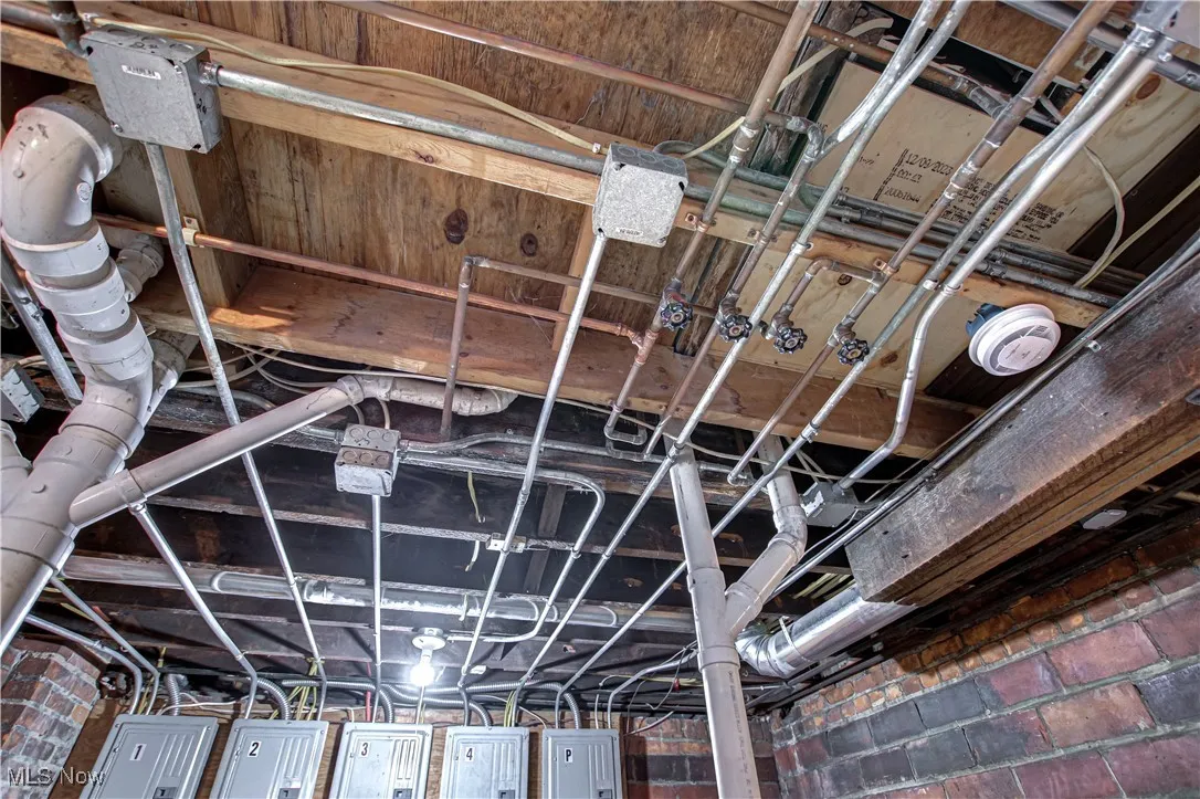 all updated electrical and plumbing, systems, units 1-3 side