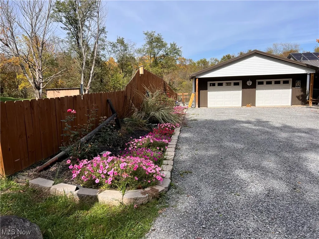 46208 Pine Hollow Road, Rogers, Ohio 44455,MLS Now Listing ID