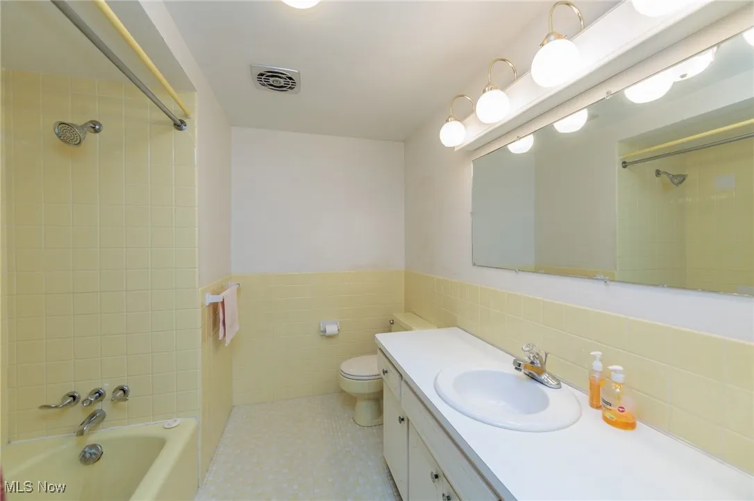 7706 Wake Robin Drive, Parma, Ohio 44130,MLS Now Listing ID