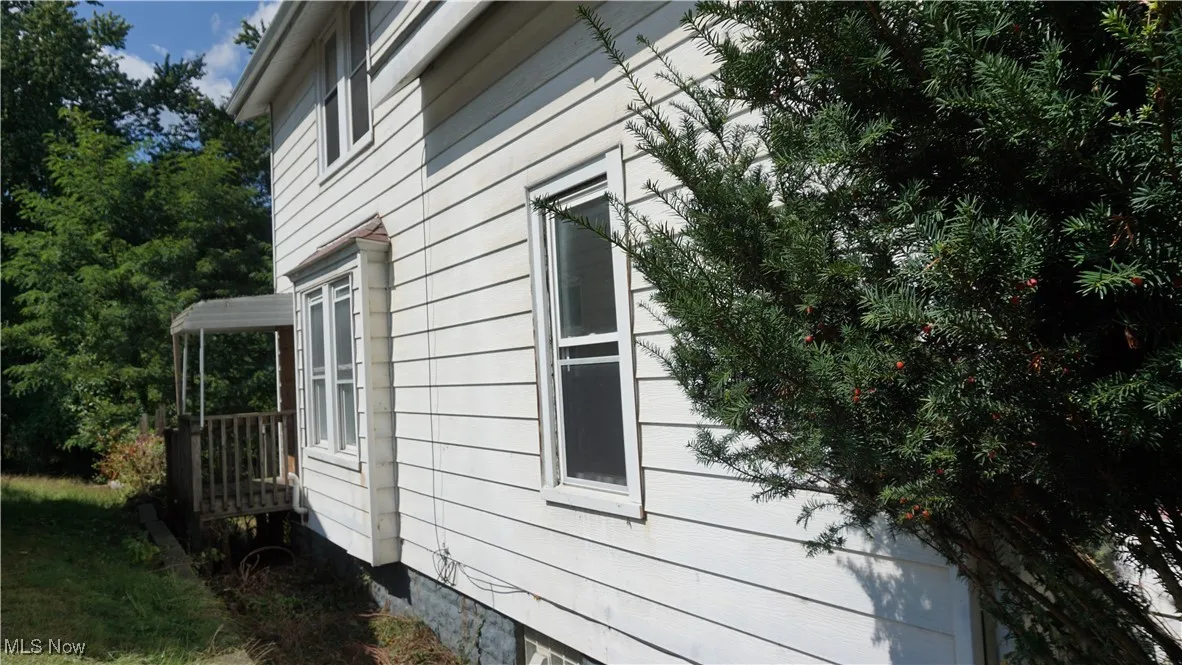 View of home's exterior