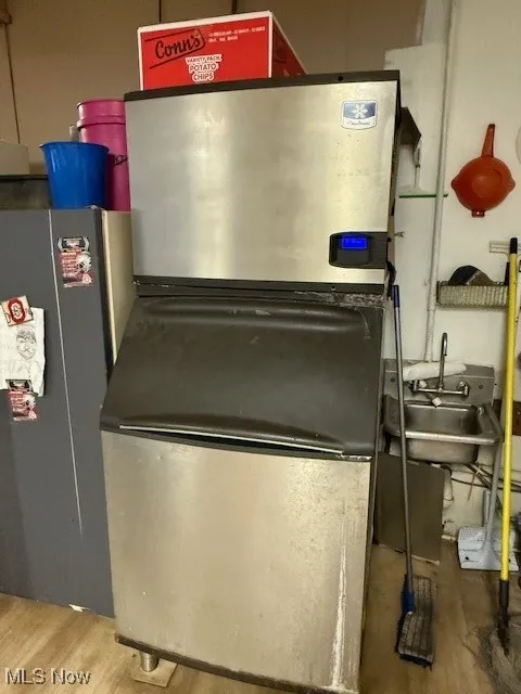 Utility room with a sink