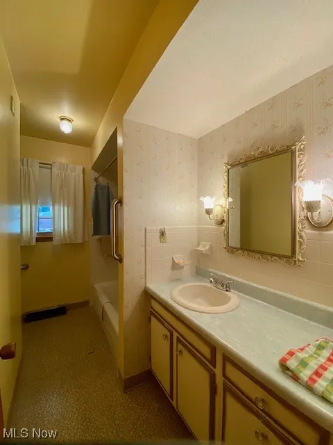 1325 Moncrest Drive, Warren, Ohio 44485,MLS Now Listing ID
