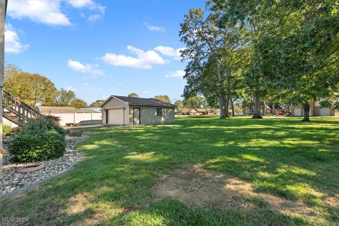 Detached Garage