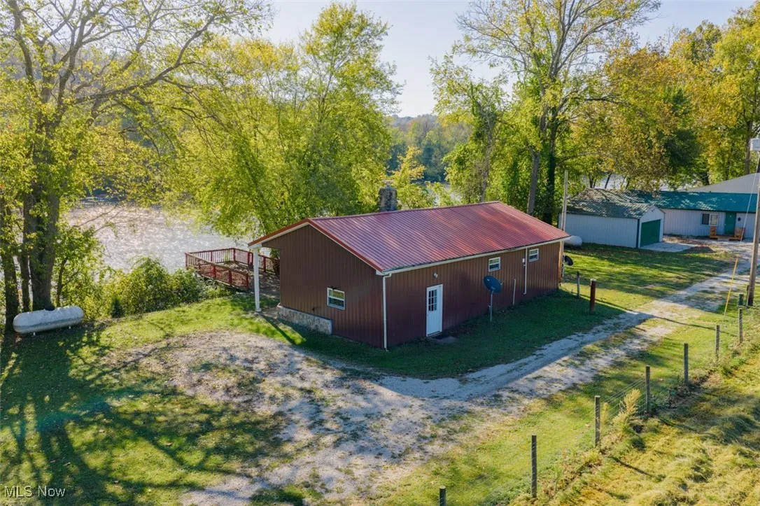 Aerial view of property and surrounding area