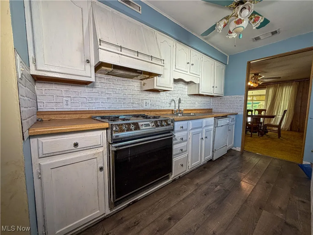 208 Roanoke Avenue, Austintown, Ohio 44515,MLS Now Listing ID