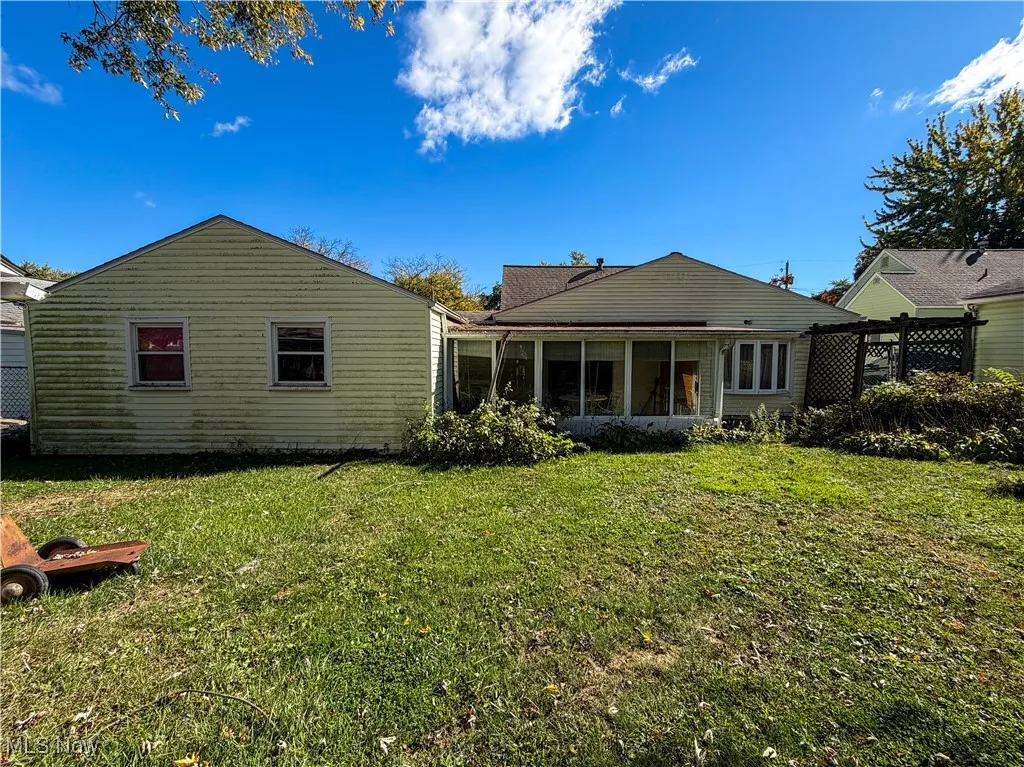 208 Roanoke Avenue, Austintown, Ohio 44515,MLS Now Listing ID