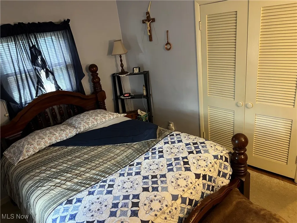Main Bedroom w/wood floors
