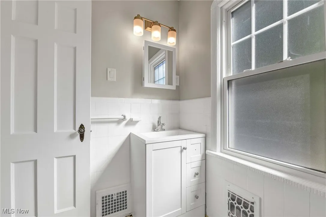 1031 Pennfield Road, Cleveland Heights, Ohio 44121,MLS Now Listing ID