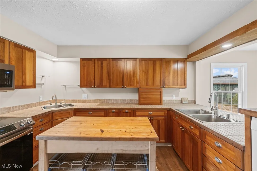 939 State Route 303, Streetsboro, Ohio 44241,MLS Now Listing ID