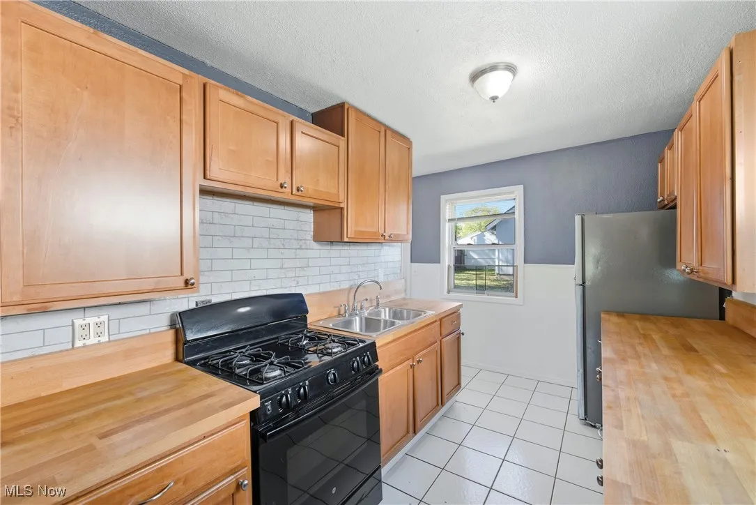 147 Lexington Avenue, Elyria, Ohio 44035,MLS Now Listing ID