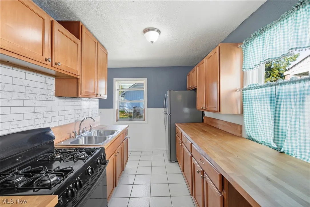 147 Lexington Avenue, Elyria, Ohio 44035,MLS Now Listing ID