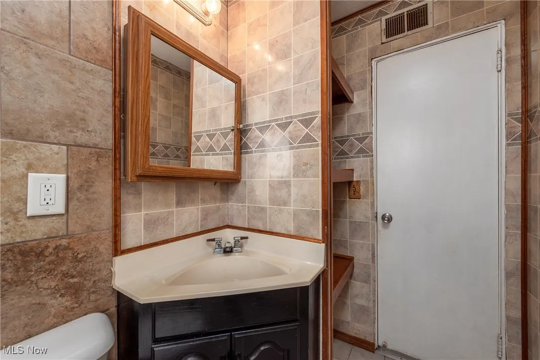 147 Lexington Avenue, Elyria, Ohio 44035,MLS Now Listing ID